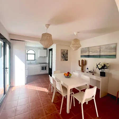 Villa Olympia House Lovely, Close To Town And Beaches With Private Pool & Fast Wifi Corralejo
